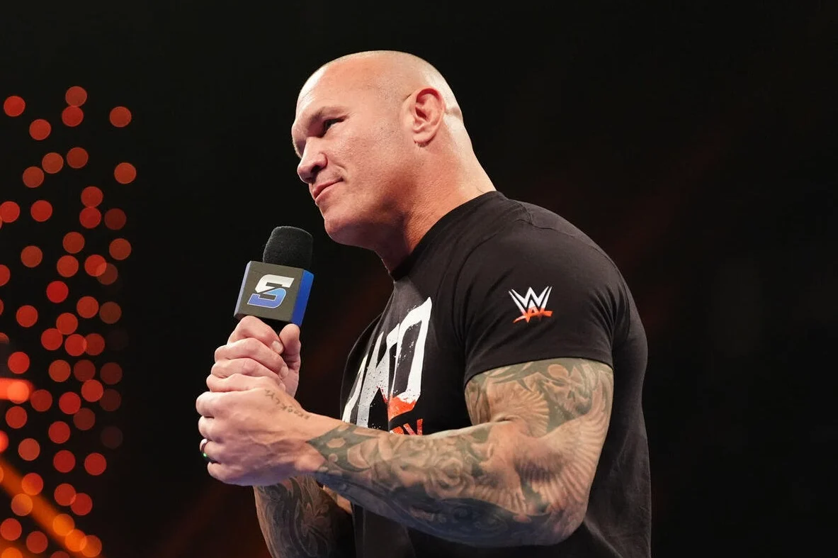 今晚 SmackDown 劇透排除了 WWE 傳奇人物 Randy Orton 飾演神秘來電者的可能性