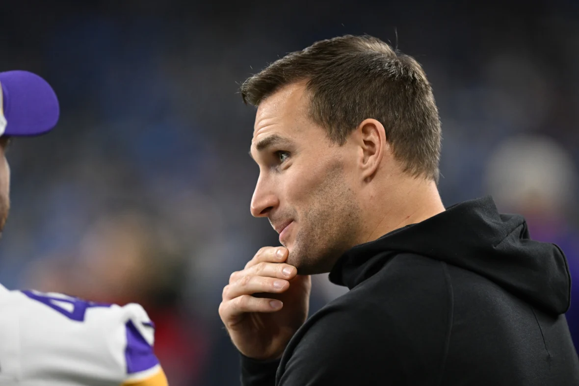突袭者交易完成后，柯克·考辛斯超越汤姆·布雷迪，实现 NFL 里程碑