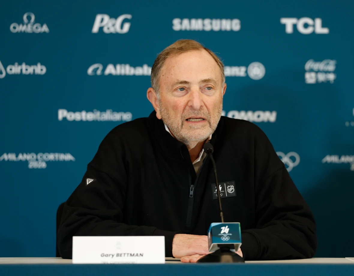 关于加里·贝特曼 (Gary Bettman) 作为 NHL 专员在退休猜测中的未来的新报告