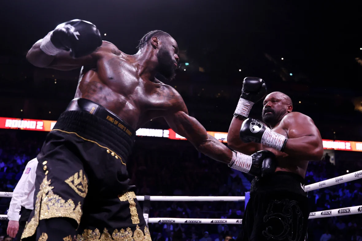 Wilder wins split decision in London