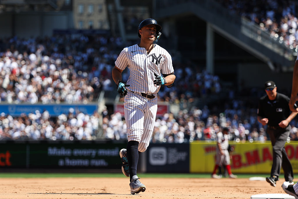 吉安卡洛·斯坦頓（Giancarlo Stanton）打不開一袋薯片，但他仍然在耙地