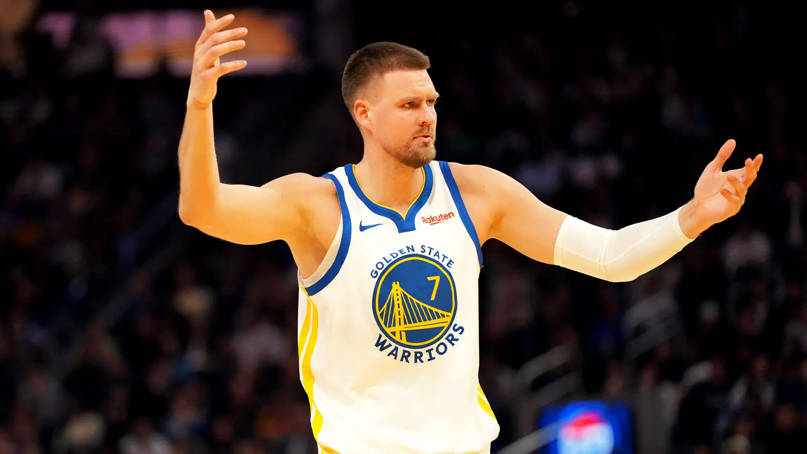 克里斯塔普斯·波爾津吉斯今晚會參加 NBA 附加賽對陣太陽隊嗎？