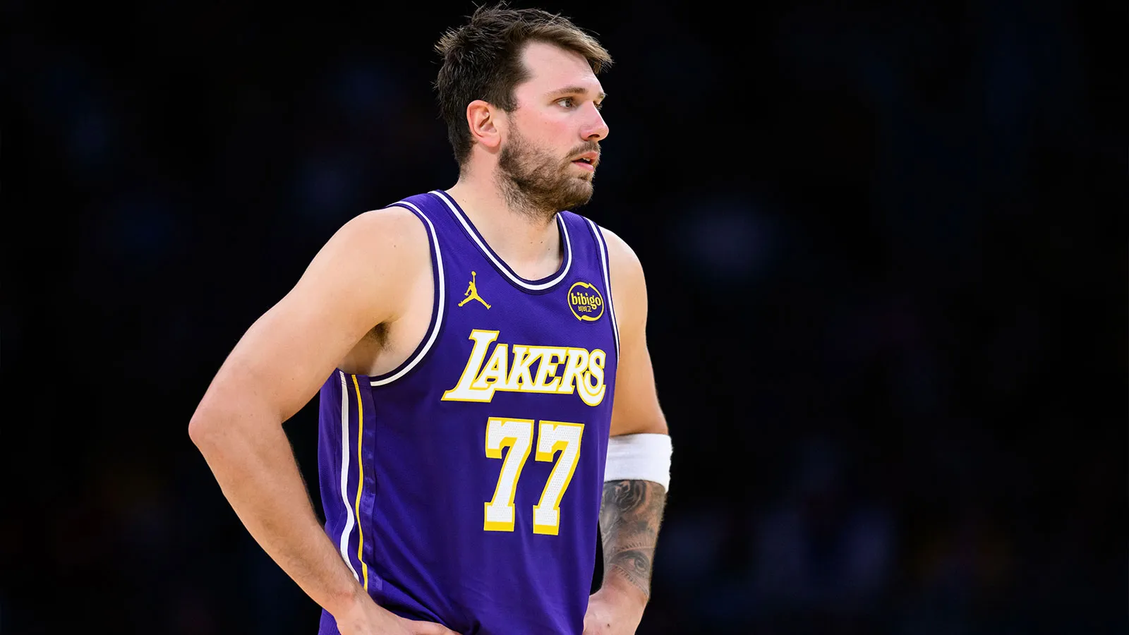 比爾·西蒙斯解釋盧卡的傷勢如何影響 NBA 季後賽