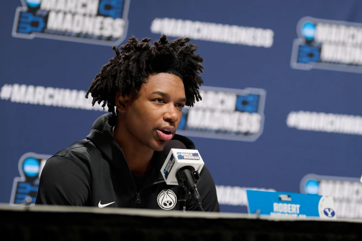 Kentucky and Louisville battle for best point guard in transfer portal?