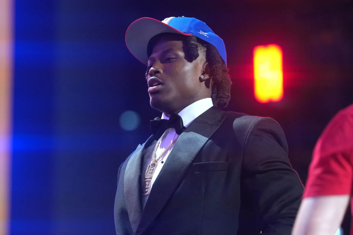 The New York Giants made a surprise signing with Arvel Reese and Francis Mauigoa.