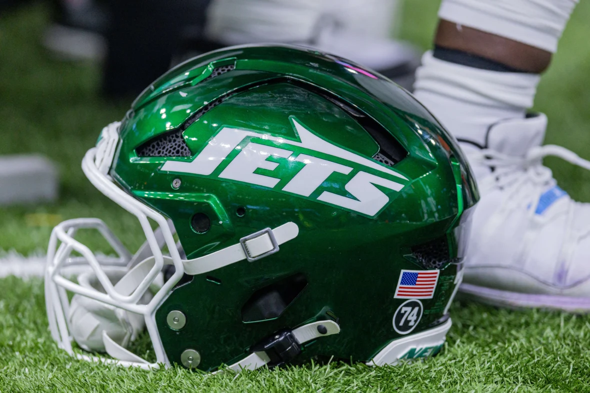 New York Jets host recently accomplished Pro Bowl quarterback