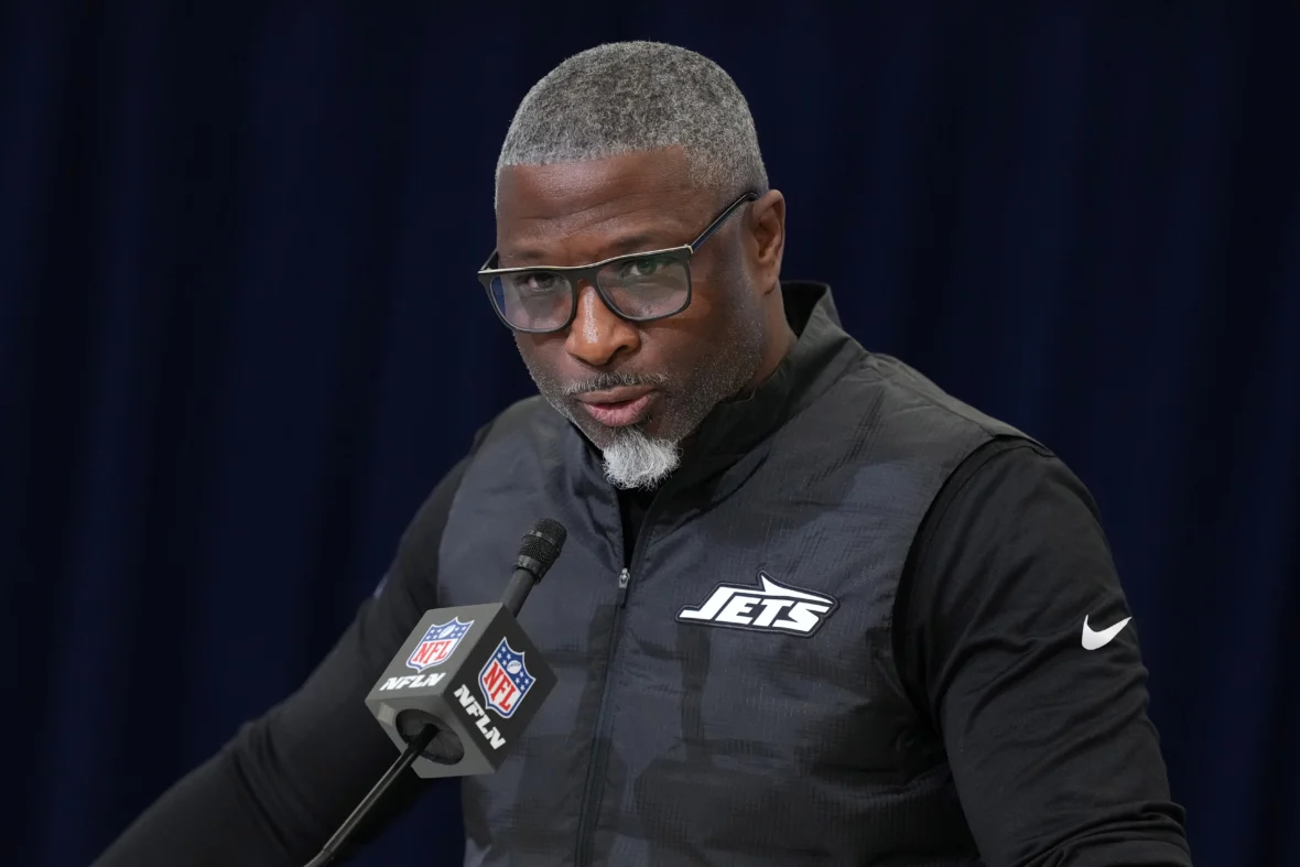 NY Jets coach takes confusion to new heights with latest Geno Smith praise