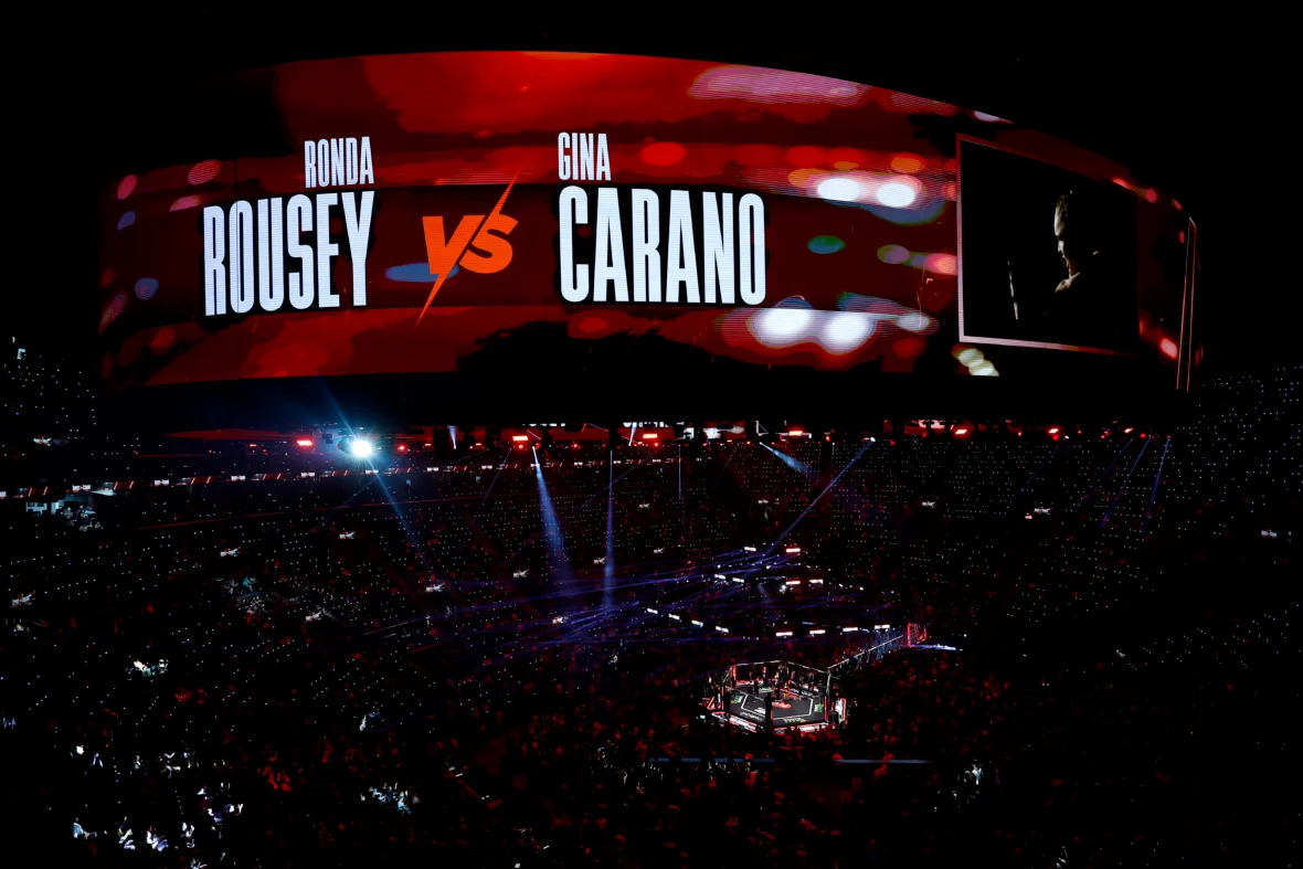 Rousey vs. Carano card, including payouts to fighters