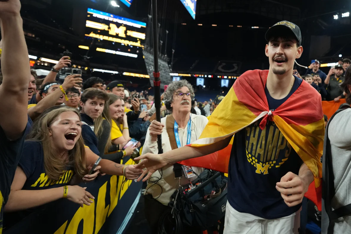 Kings and Clippers linked to draft reach for Michigan star, but it’s not Yaxel Lendeborg