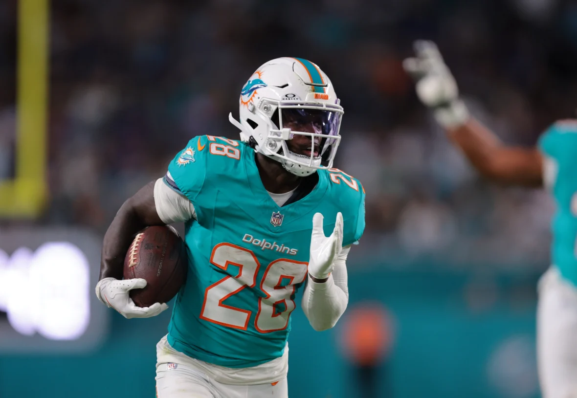 NFL Insider reveals what would have to happen to trade for D’Von Achen