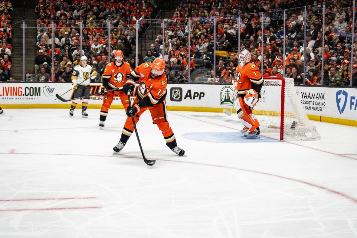 Power play keys Ducks to series-evening Game 4 win