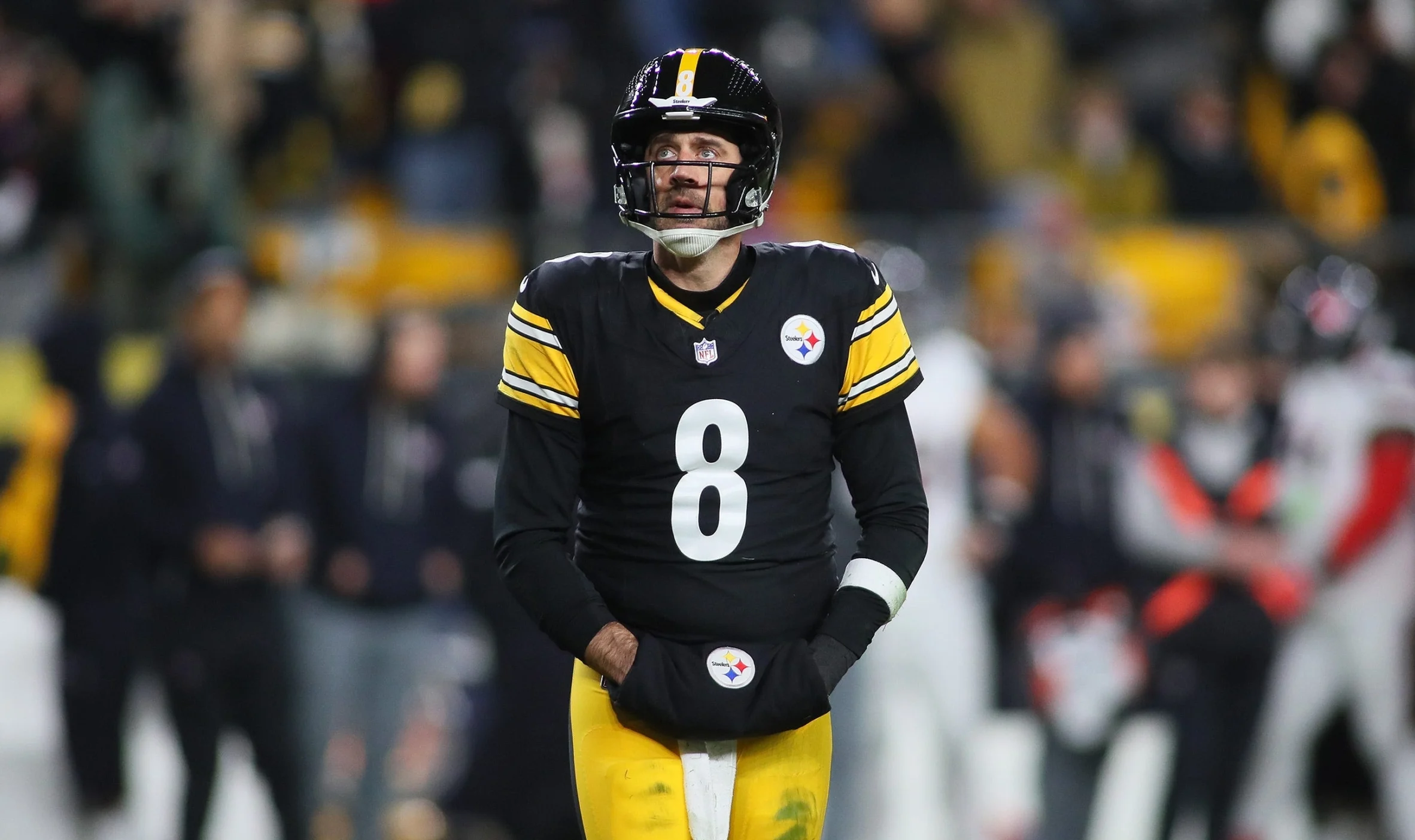 NFL expert reveals wild reasons why Aaron Rodgers waited until now to re-sign with the Steelers