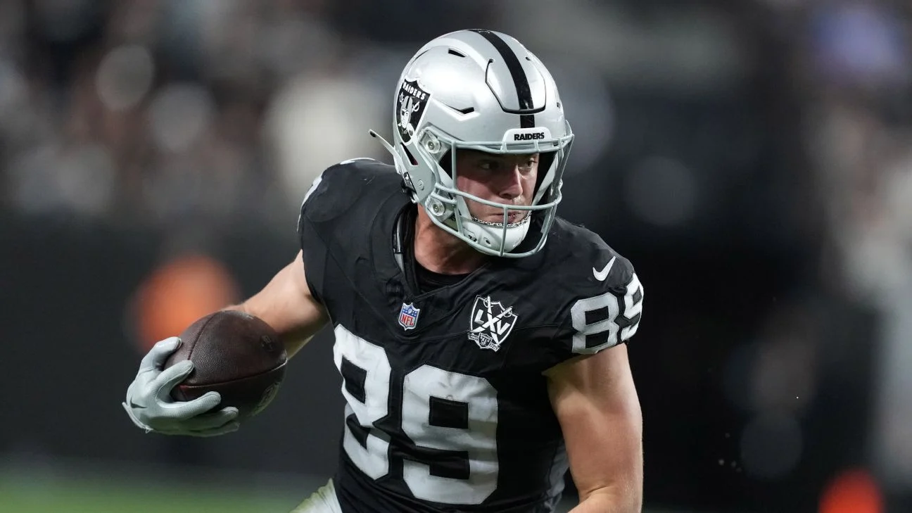 Las Vegas Raiders face Brock Bowers extension decision as NFL tight end market resets
