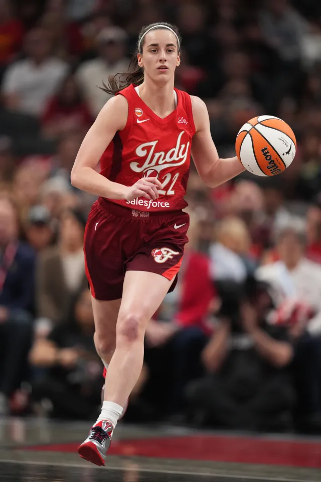 凱特琳克拉克 (Caitlin Clark) 與傷病作鬥爭，Fever 在 WNBA 賽季首場比賽中以微弱優勢輸給 Wings
